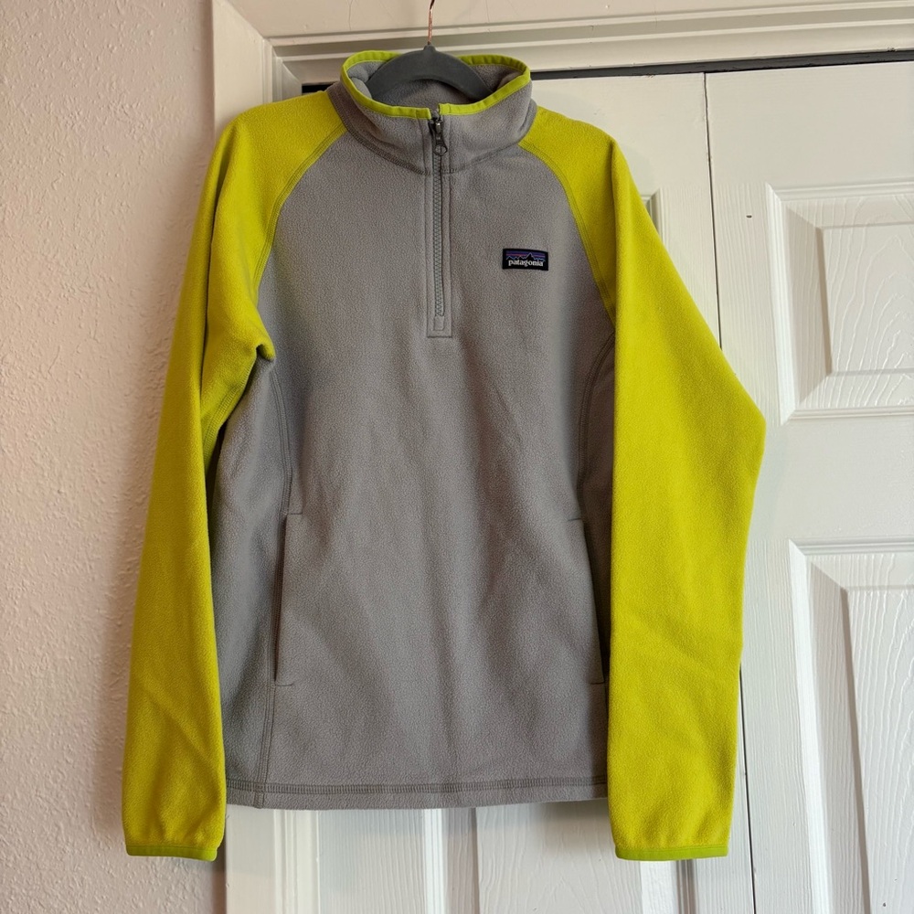 Patagonia L(12) Gray and Yellow Quarter-Zip Fleece Pullover Sweater
